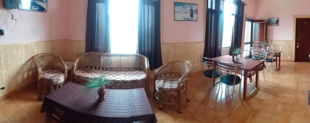 Thakur Homes- Couple And Family Friendly Homestay Шимла Екстериор снимка