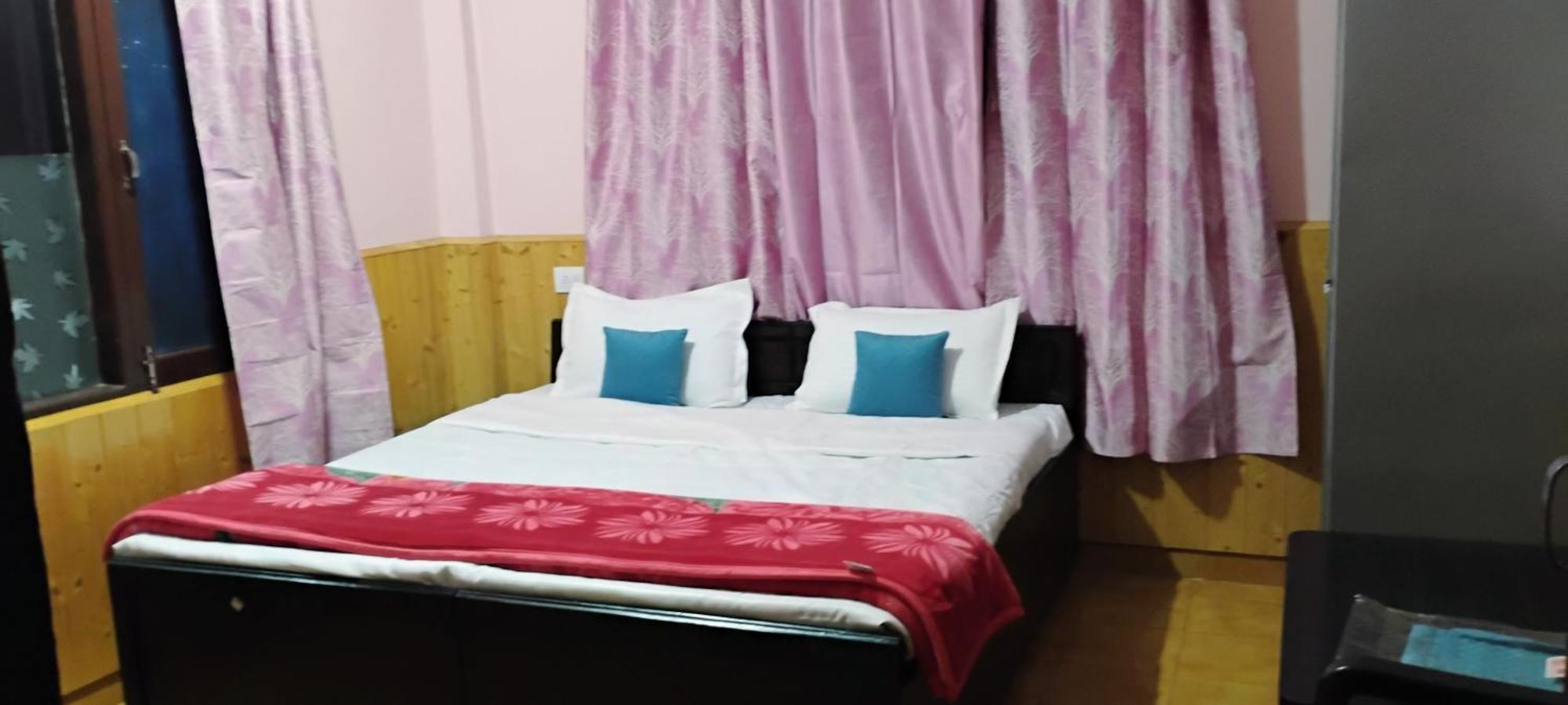 Thakur Homes- Couple And Family Friendly Homestay Шимла Екстериор снимка