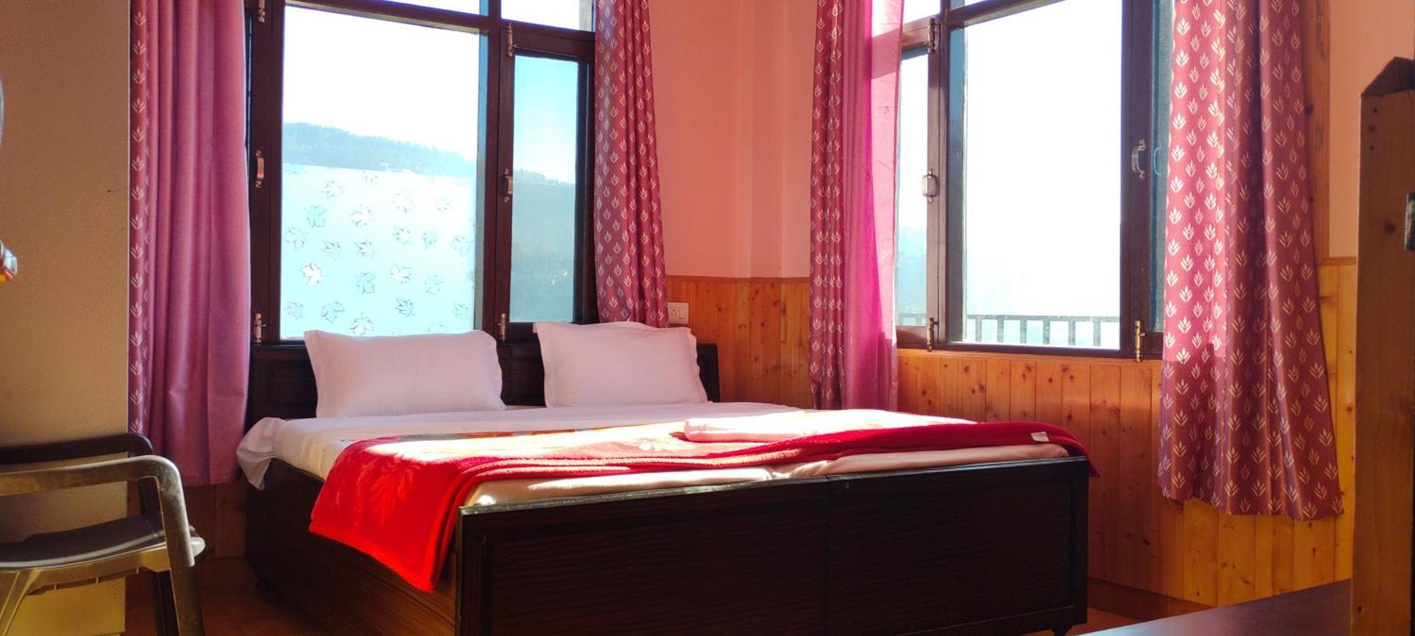 Thakur Homes- Couple And Family Friendly Homestay Шимла Екстериор снимка