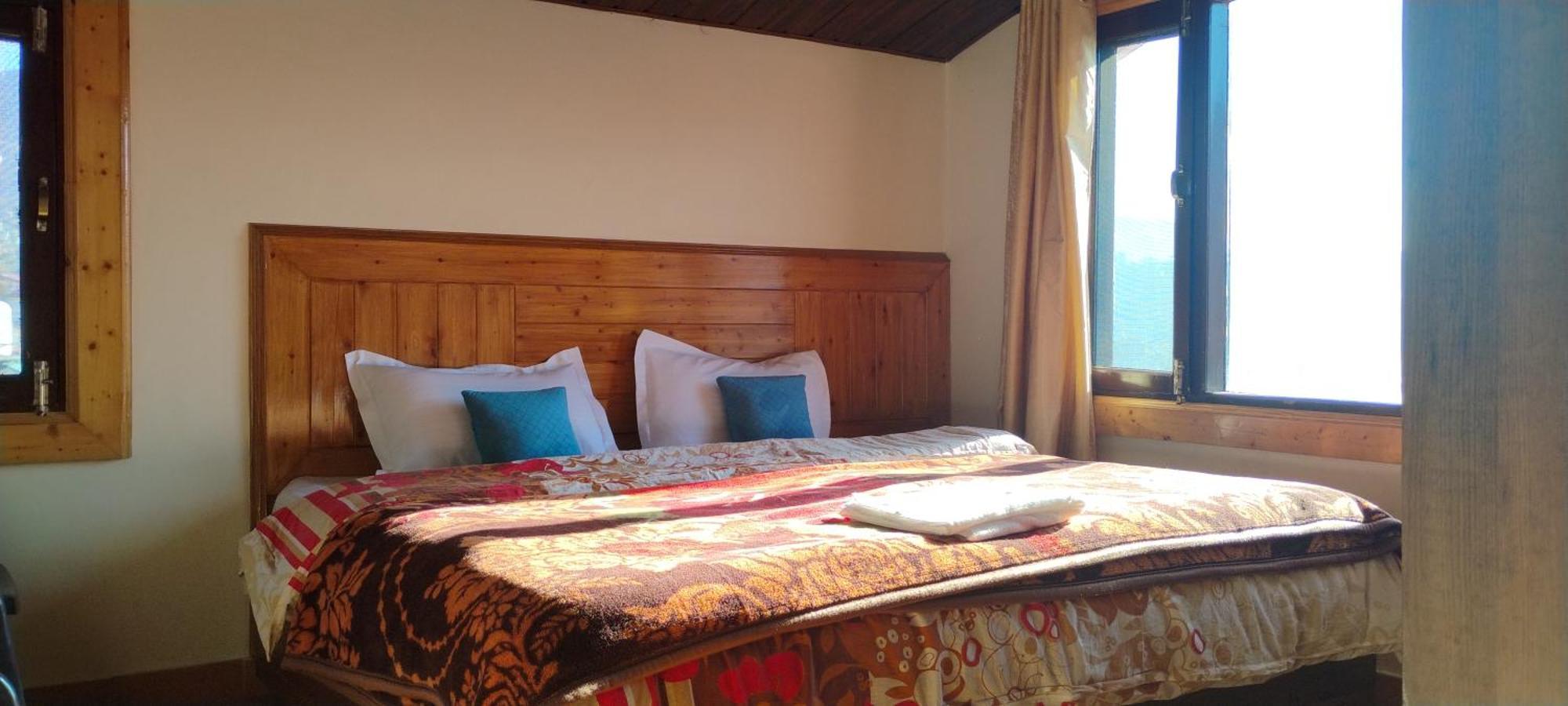 Thakur Homes- Couple And Family Friendly Homestay Шимла Екстериор снимка